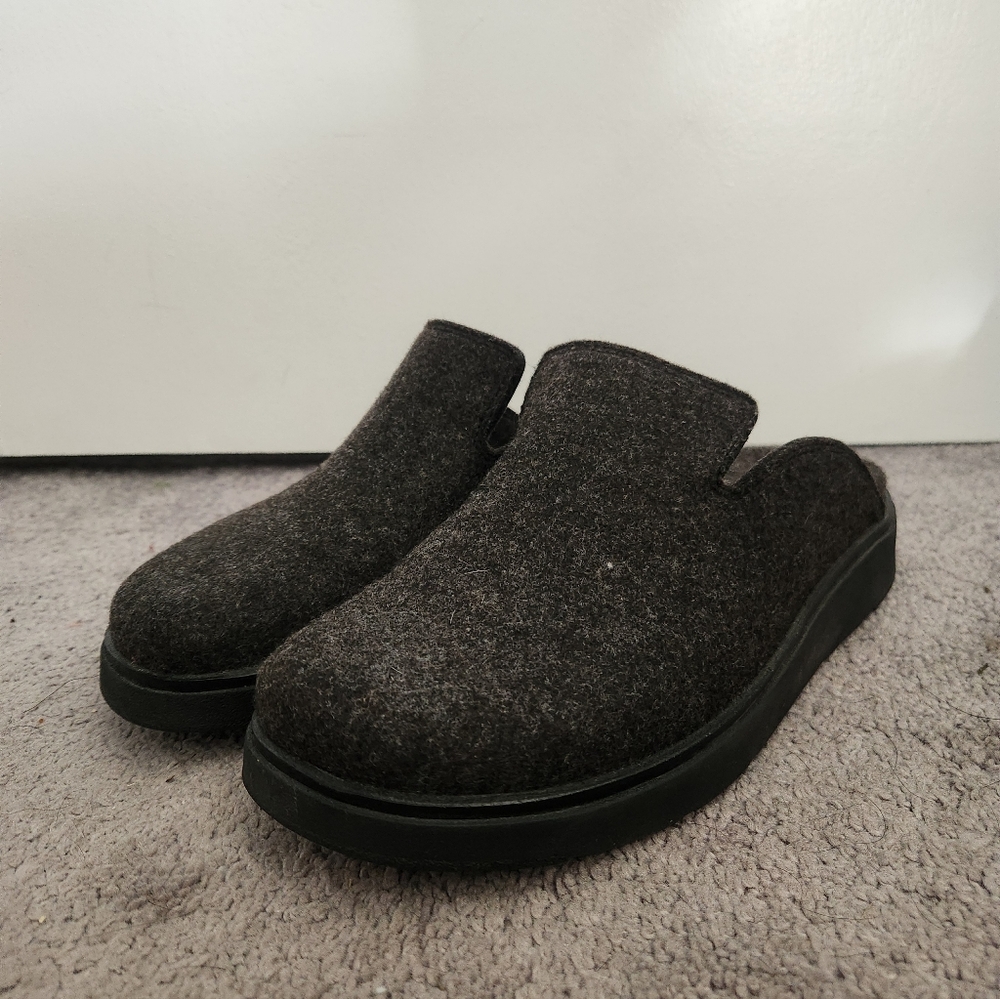 FitFlop Mens Felt Mules Size 9 Gray Black Slip On